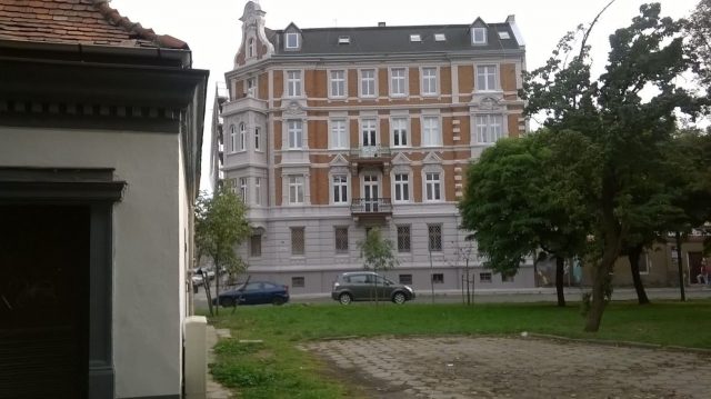 Piaskowanie kamienicy przy ul. Szkolnej w Legnicy